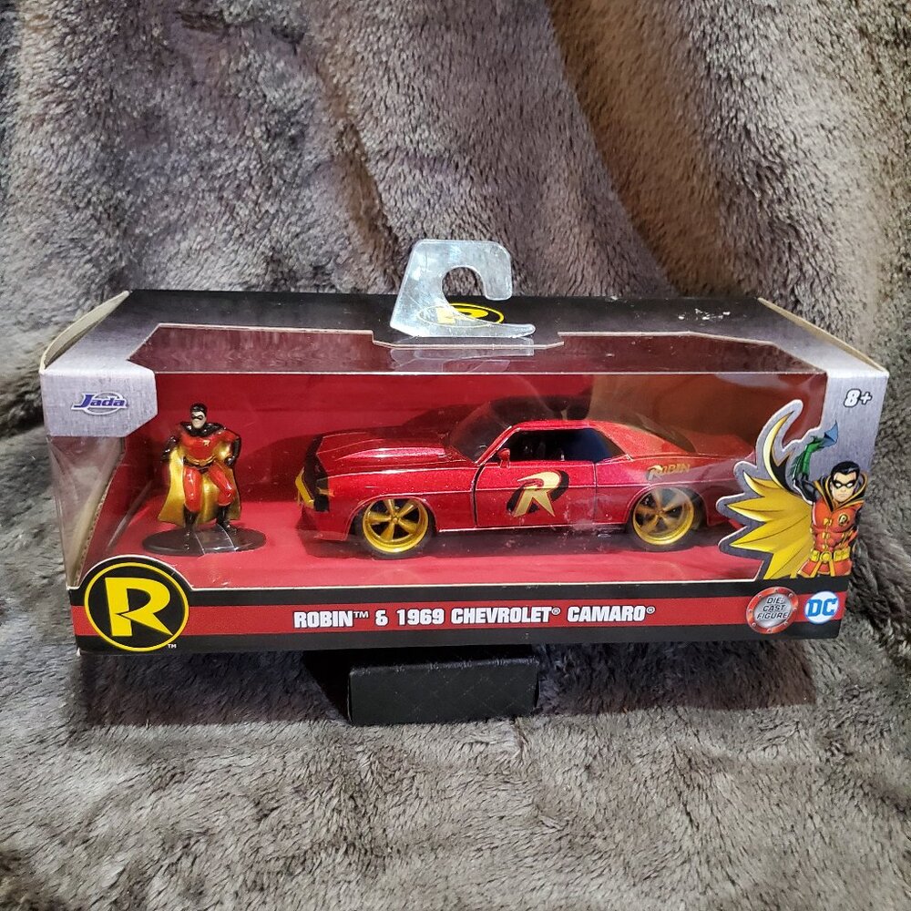 Jada Hollywood Rides: ROBIN Figure w/ 1969 Chevrolet Camaro Diecast-1/32 Scale
